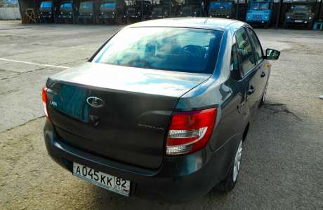 LADA GRANTA A045KK 82